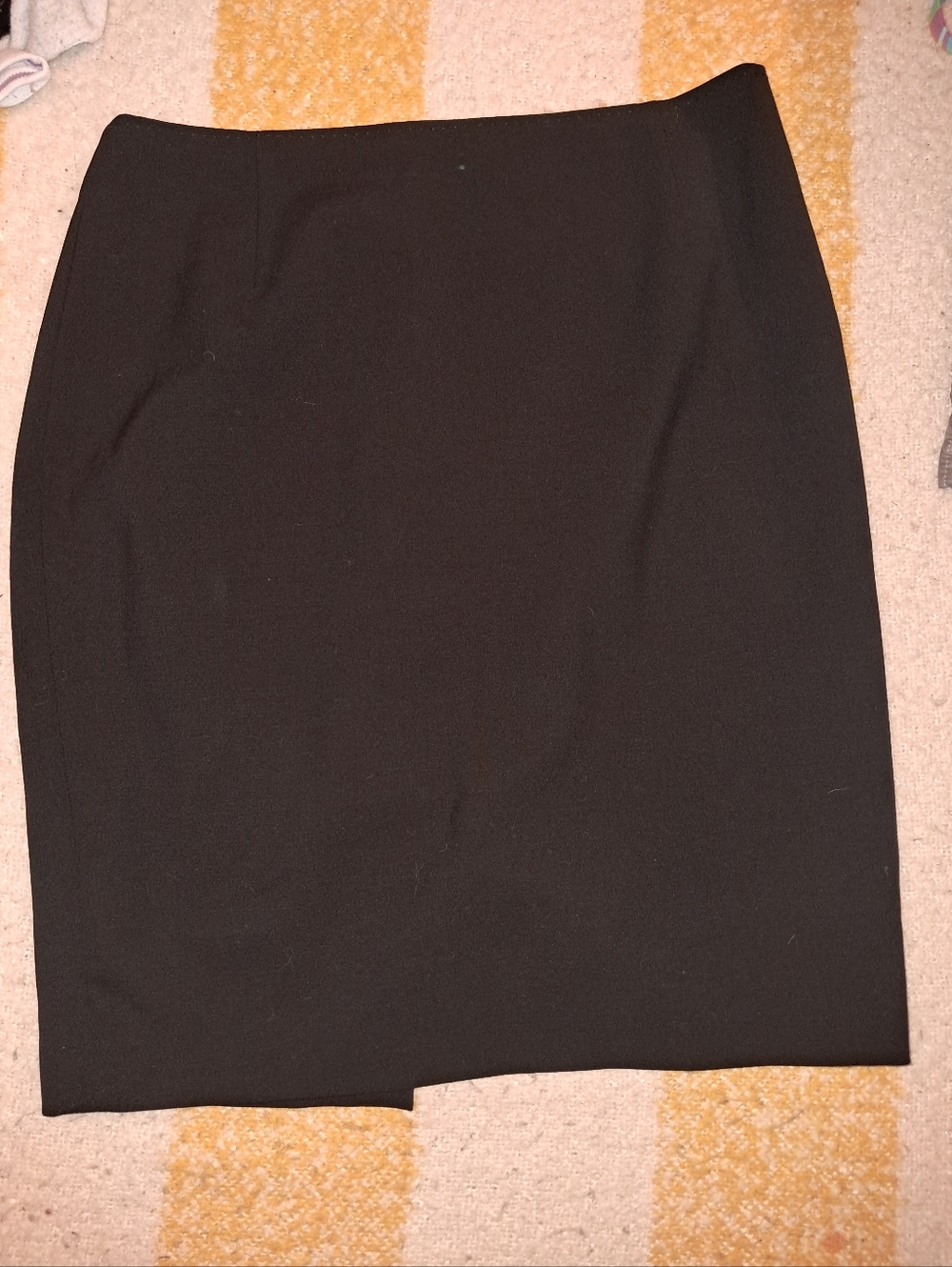Eile Tahari brand Women's size 8 pencil skirt